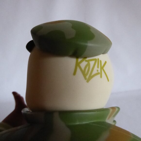 NEW 2007 MUTTPOP LUCHA LIBRE EL PANDA CAMO ED. FRANK KOZIK SIGNED DESIGNER VINYL - Picture 8 of 16